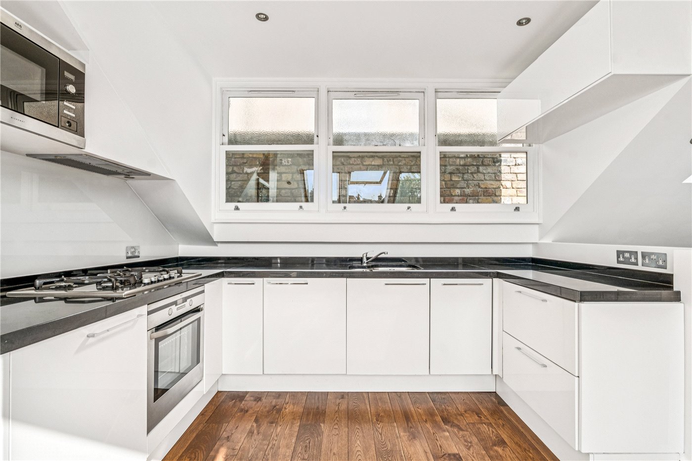 2 bedroom flat for sale 0