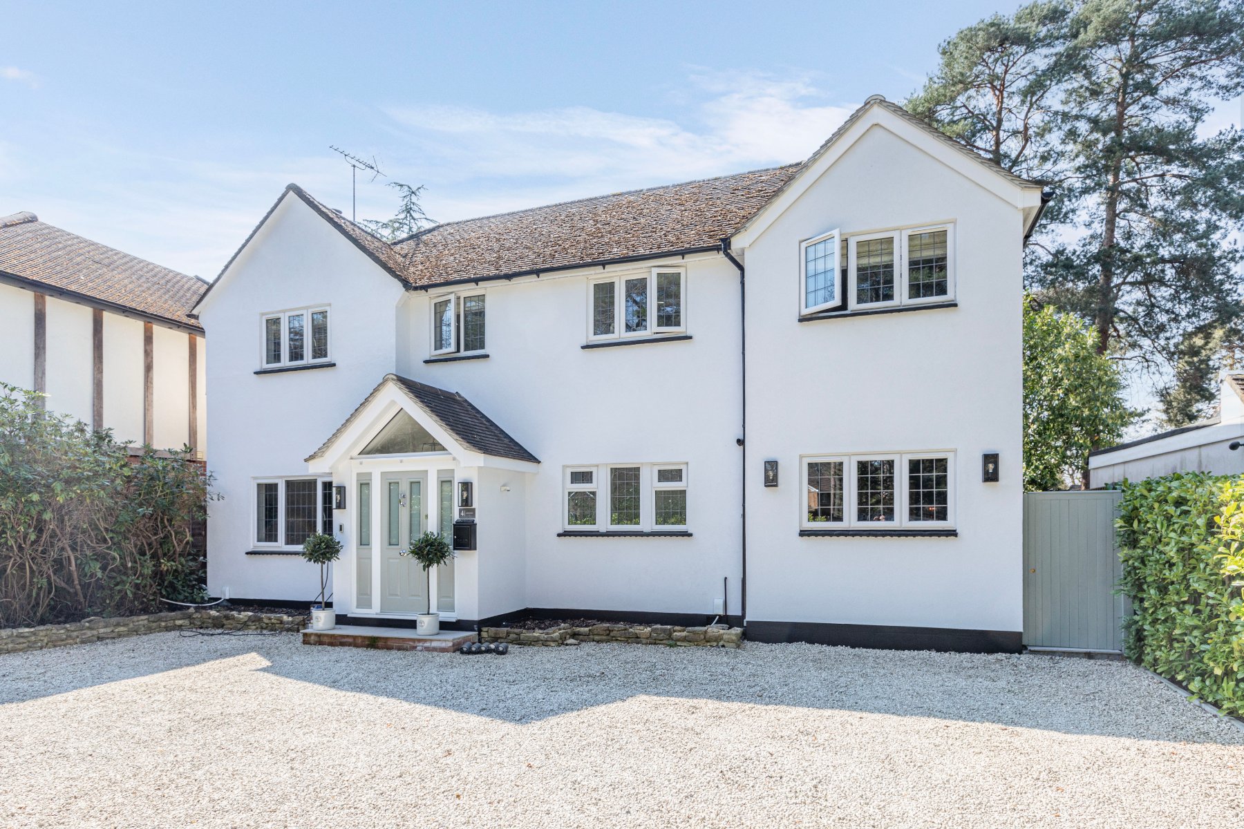 5 bedroom detached house for sale 0