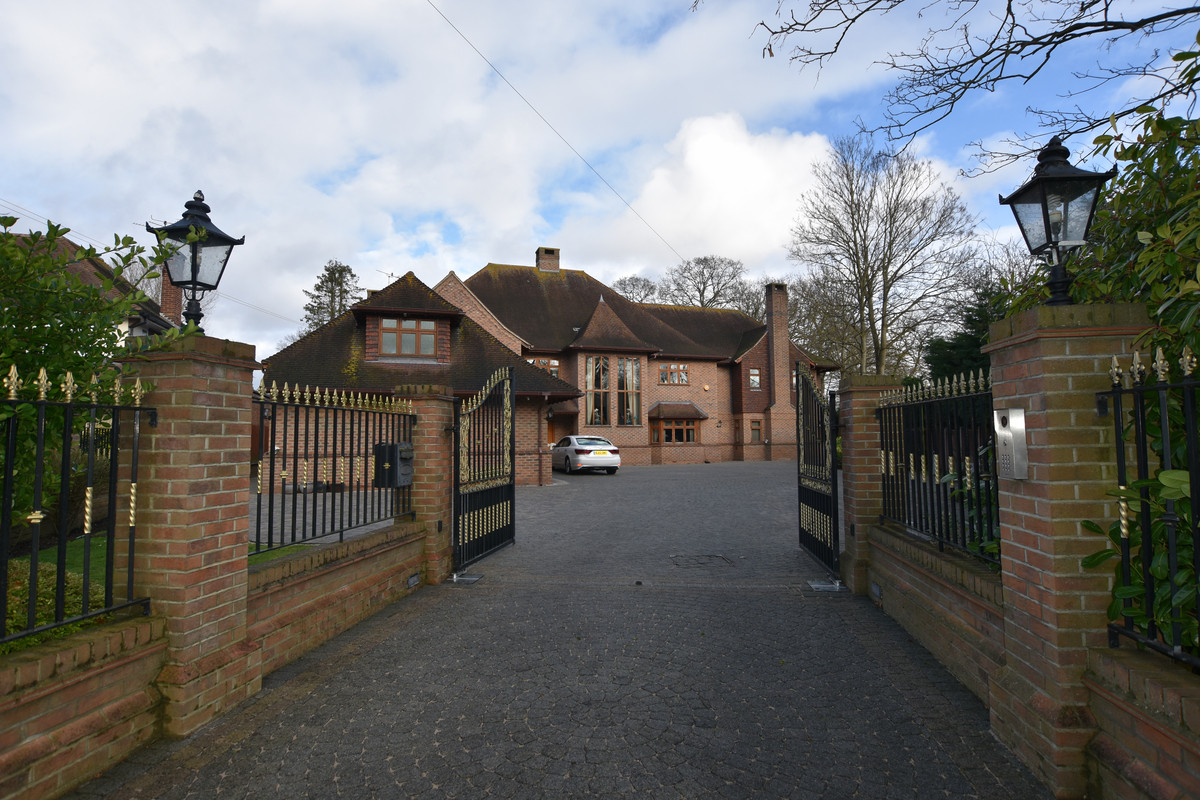 7 bedroom detached house for sale 0