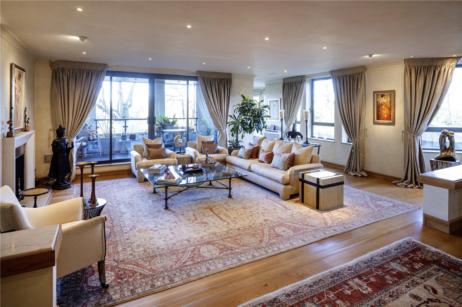 3 bedroom flat for sale 0