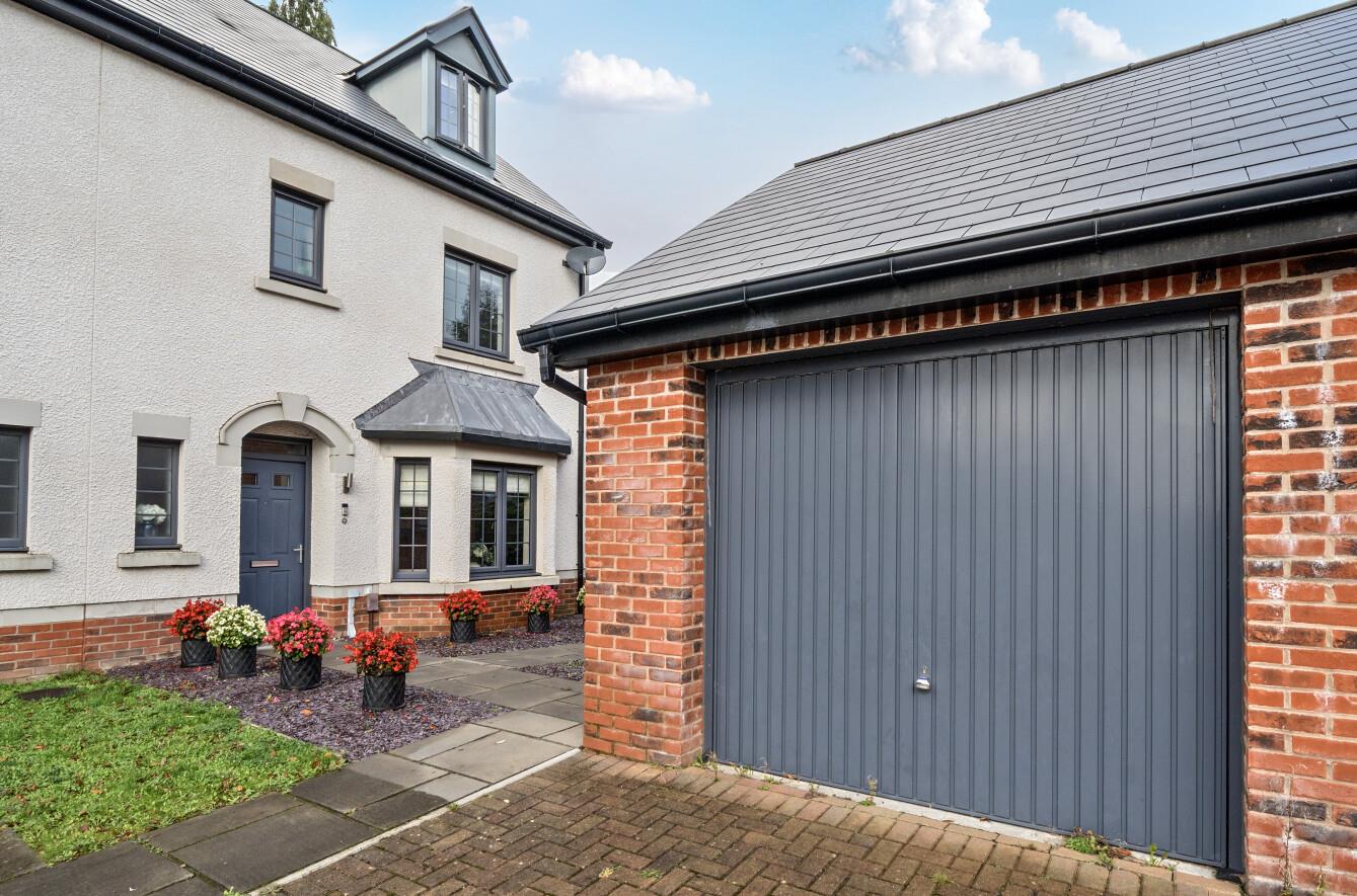 4-bed other on Millwood Gardens, Killay, Swansea SA2, £400,000