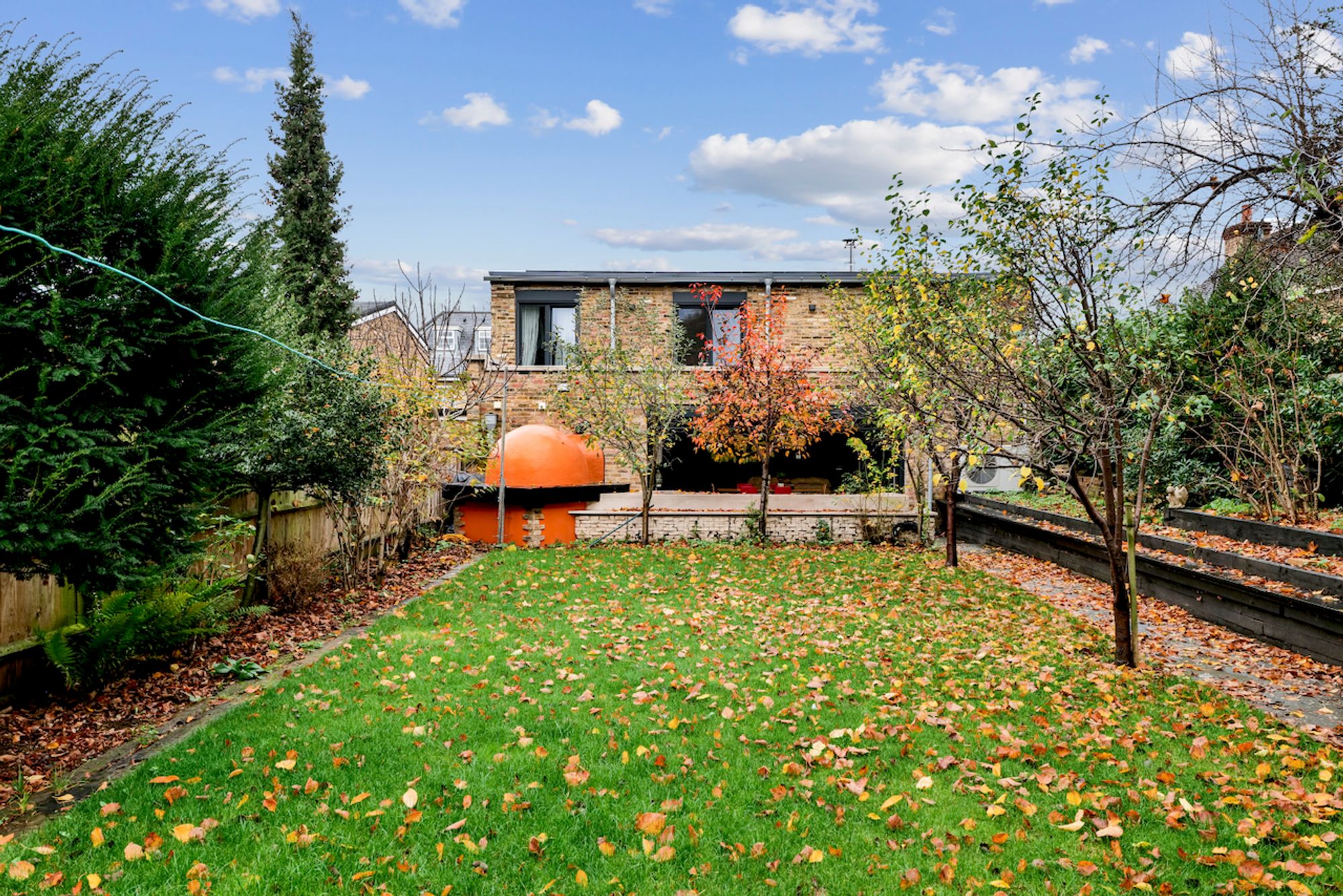 4 bedroom detached house for sale 0