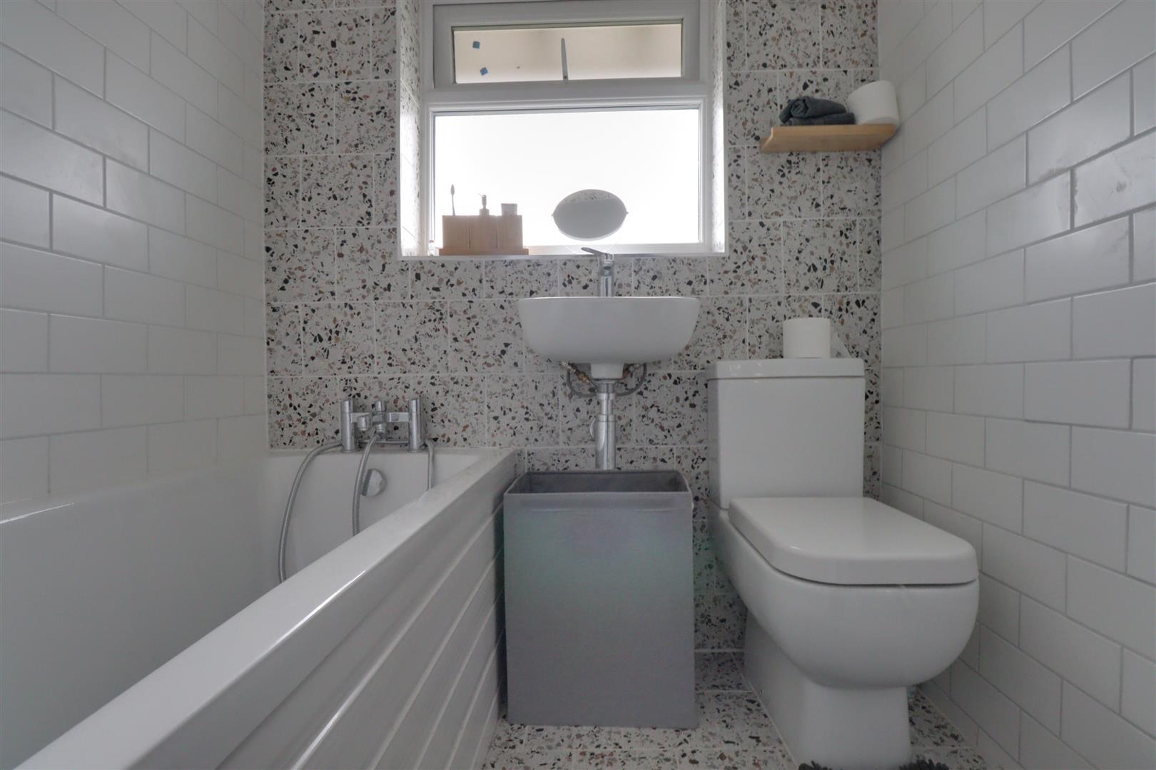 Room 3, 288, Allenby Road, Southall photo 5