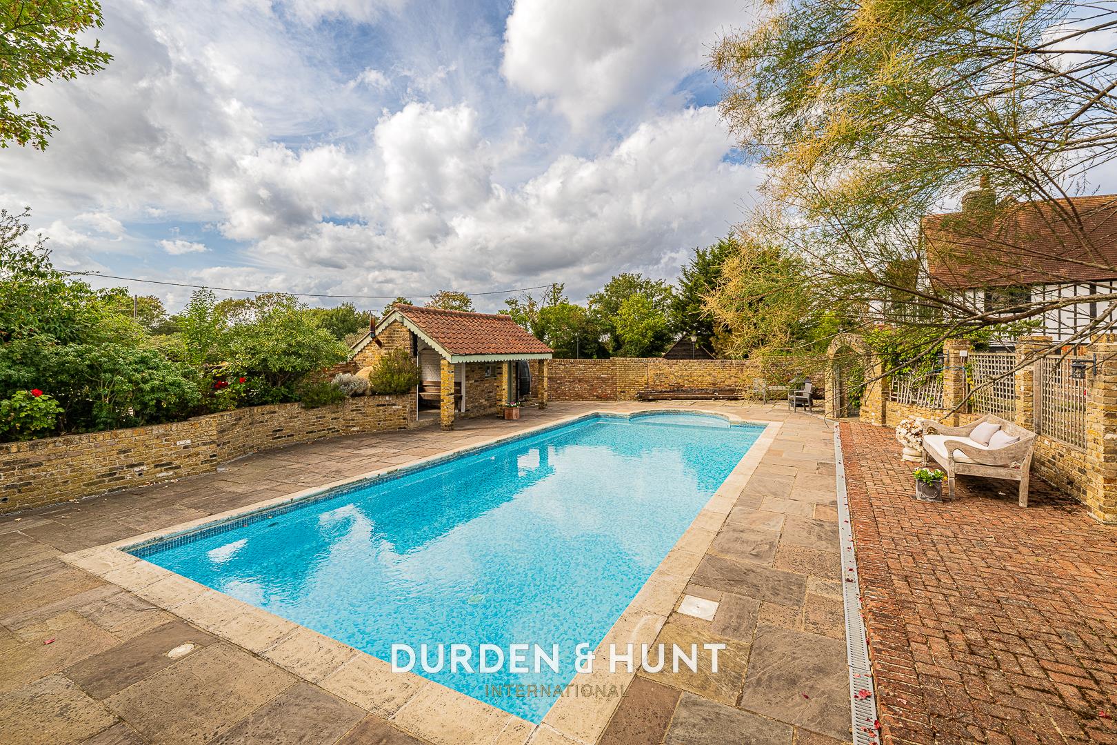 7 bedroom detached house for sale 0