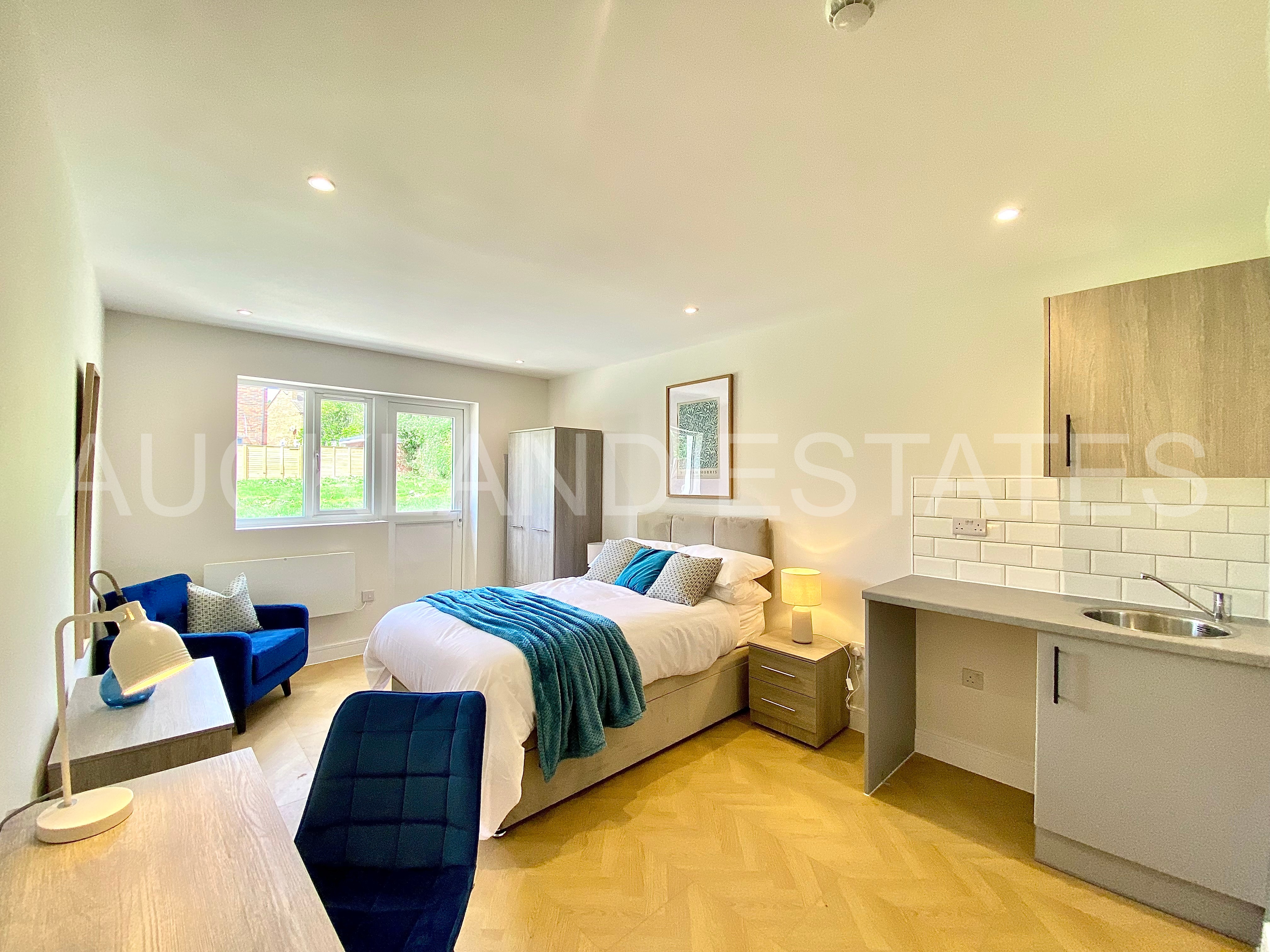 Flat 4, 31, Tempest Avenue, Potters Bar photo 2