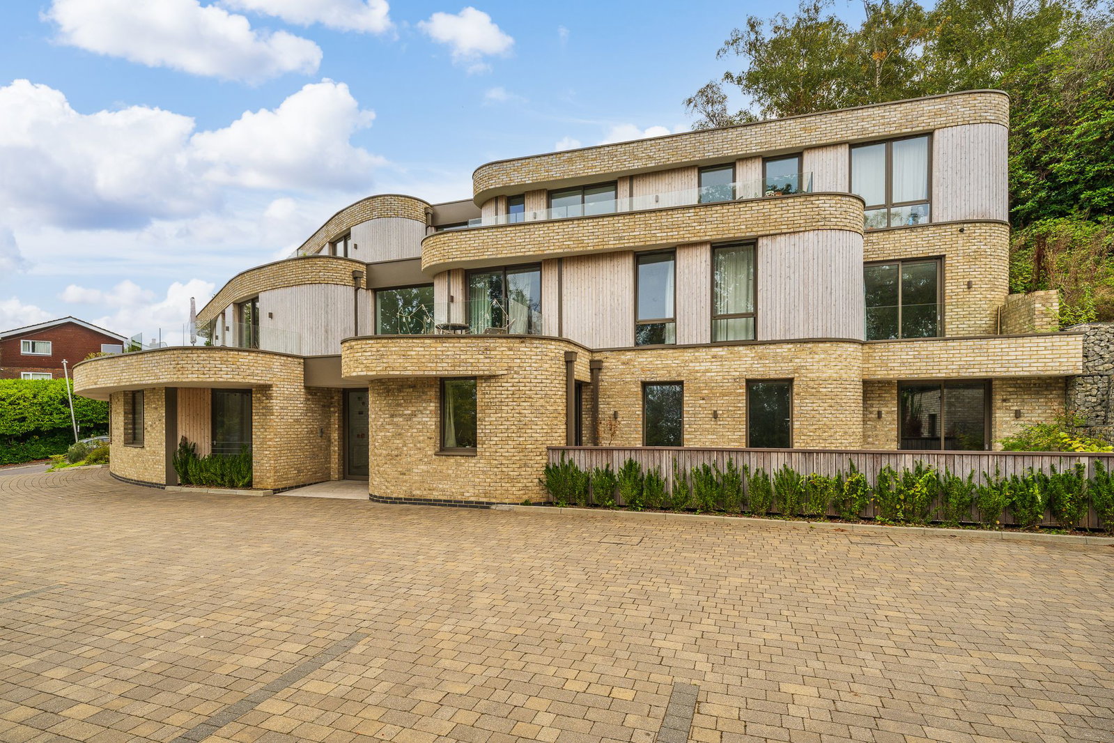 3 bed flat for sale