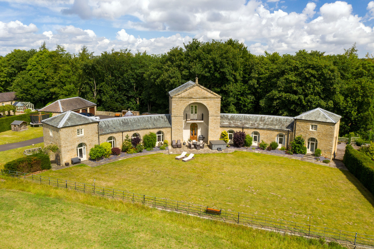 3 bedroom flat for sale in London