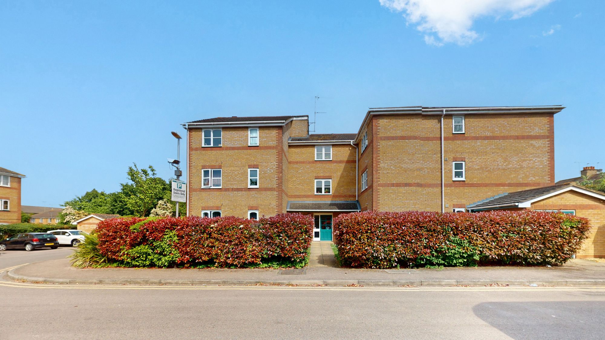 11 Upton Close, London photo 2