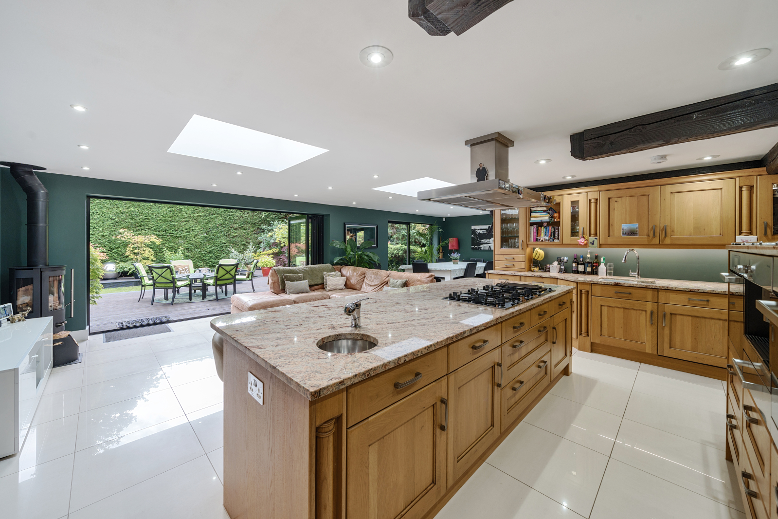 5 bedroom detached house for sale 0