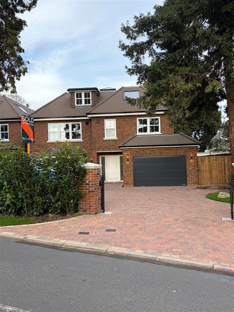 Ashley Pines, Barnet Gate Lane, Arkley photo 2