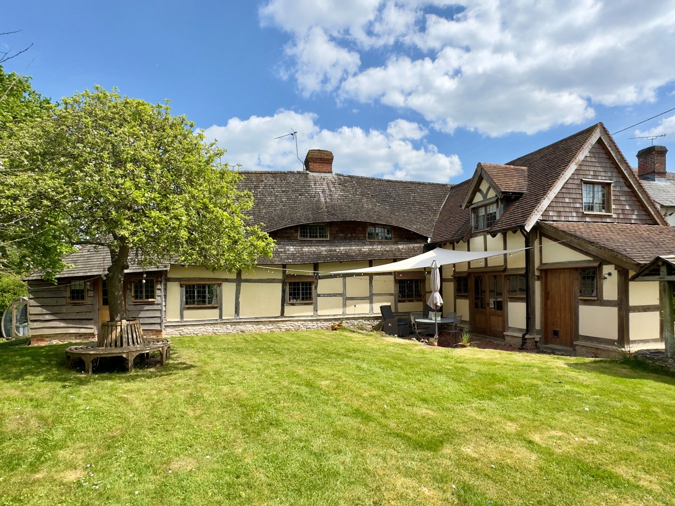 5 bedroom detached house for sale 0