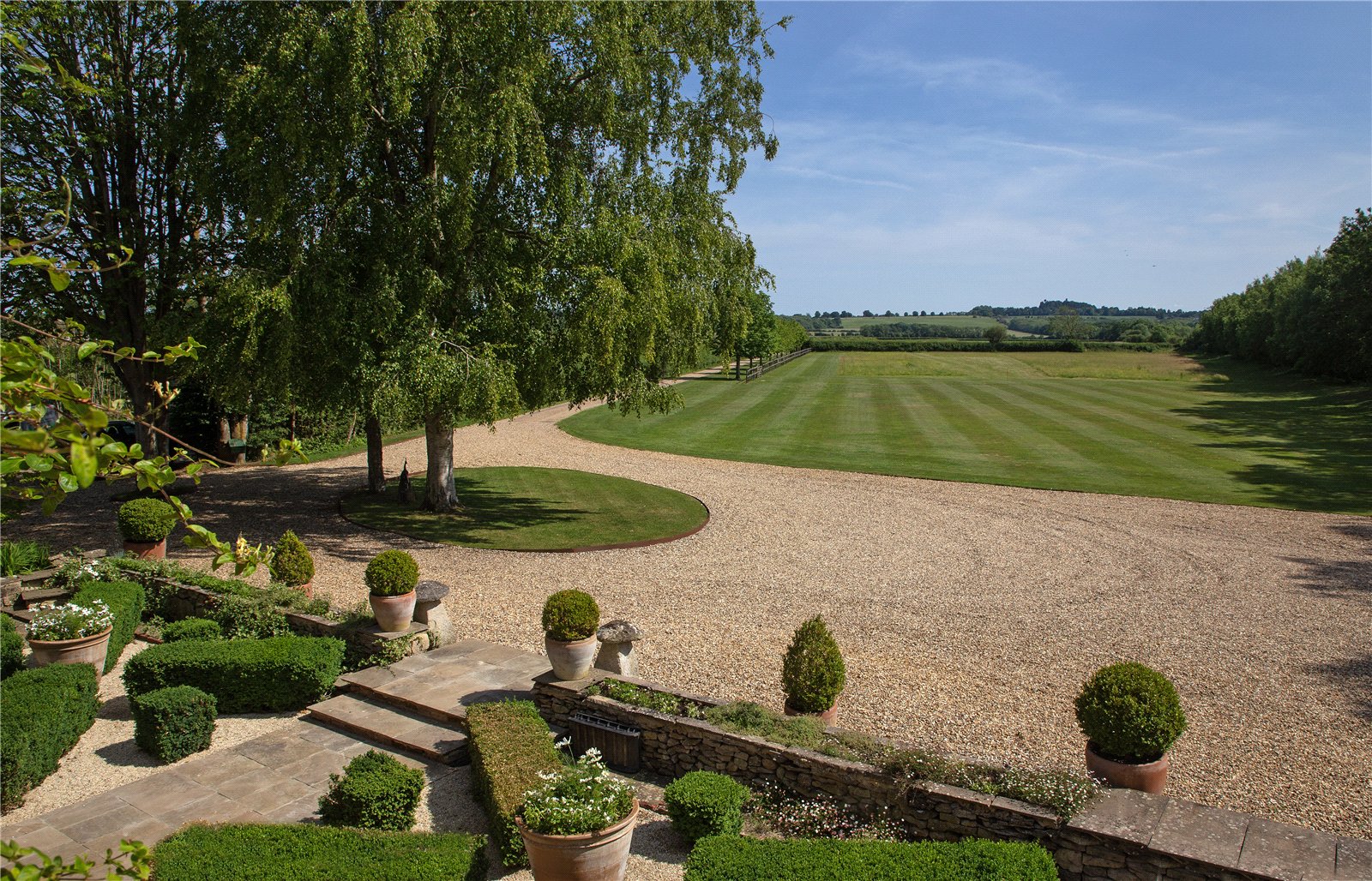 8 bedroom detached house for sale 0