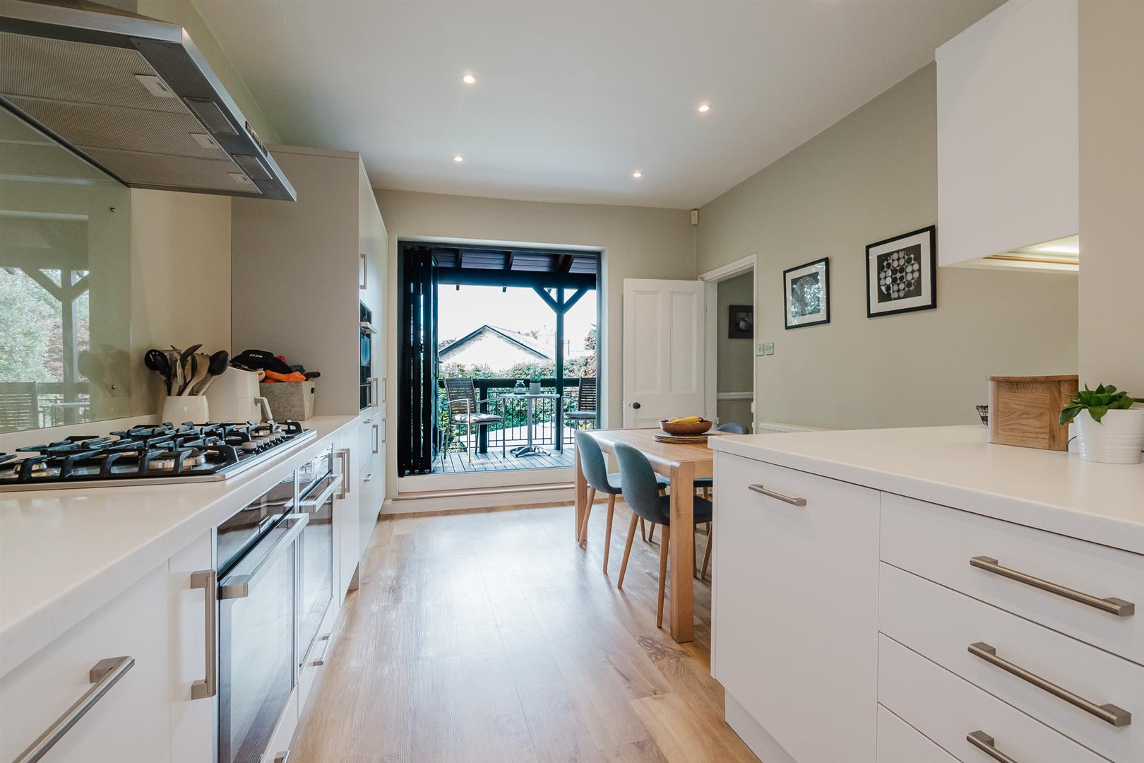 5 bedroom semi-detached house for sale 0