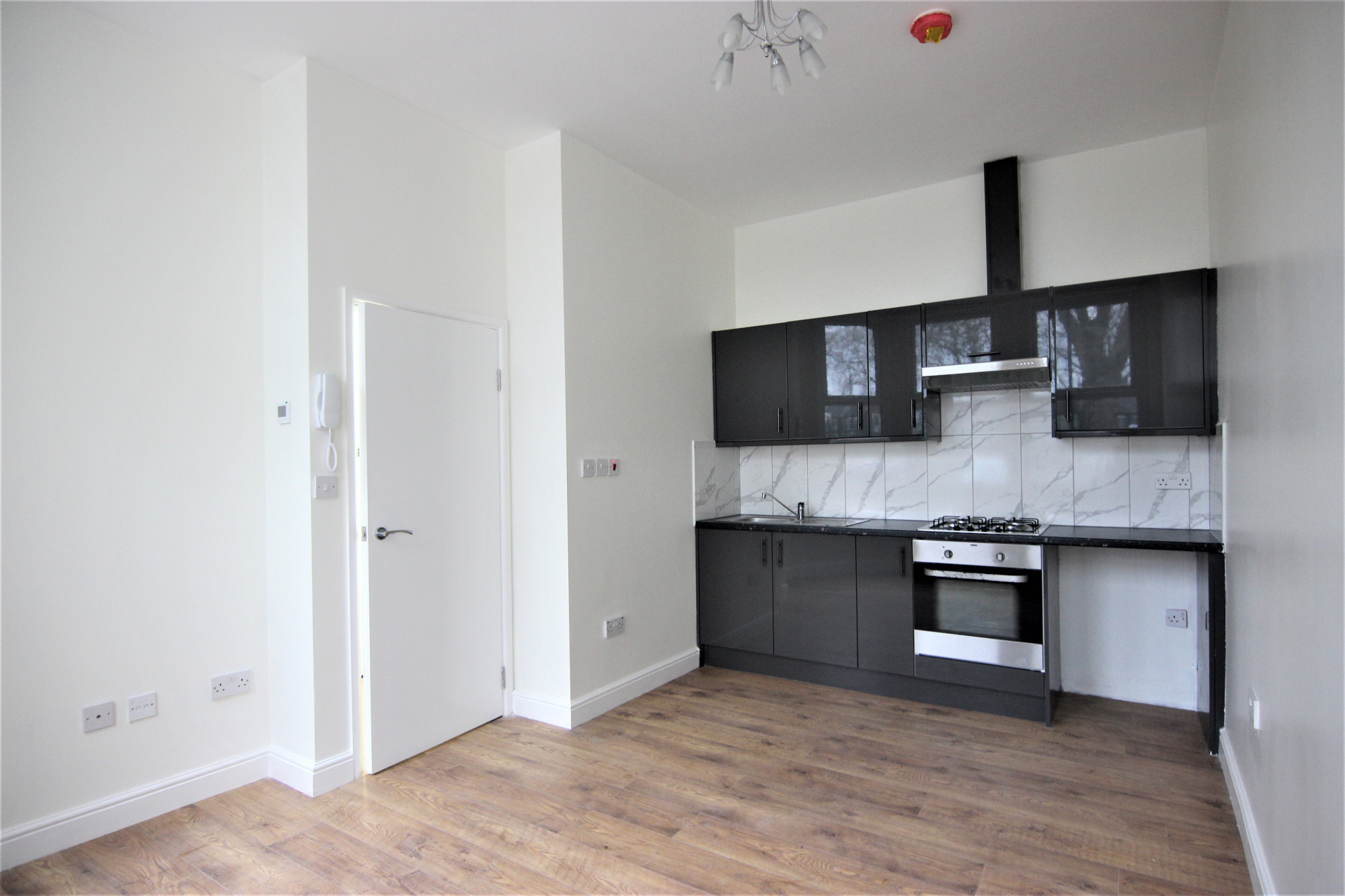 8 bedroom terraced house for sale 0