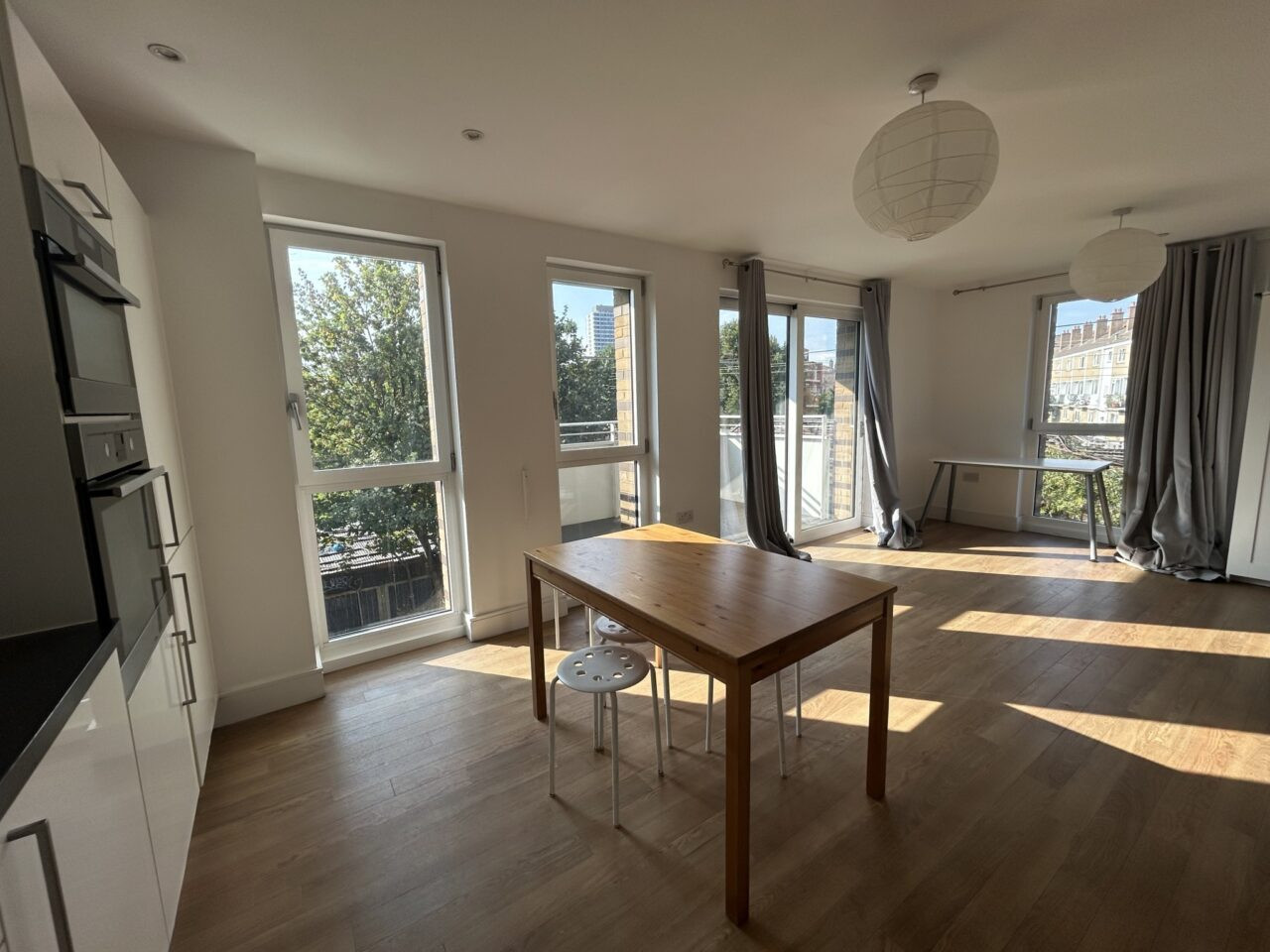 Flat 16, Ivy Point, London photo 4