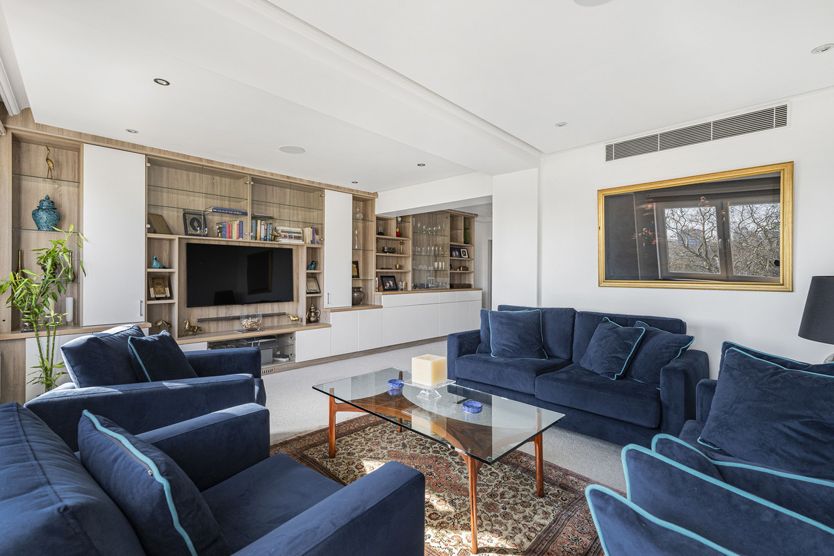 Flat 15, 89, Piccadilly, London photo 3