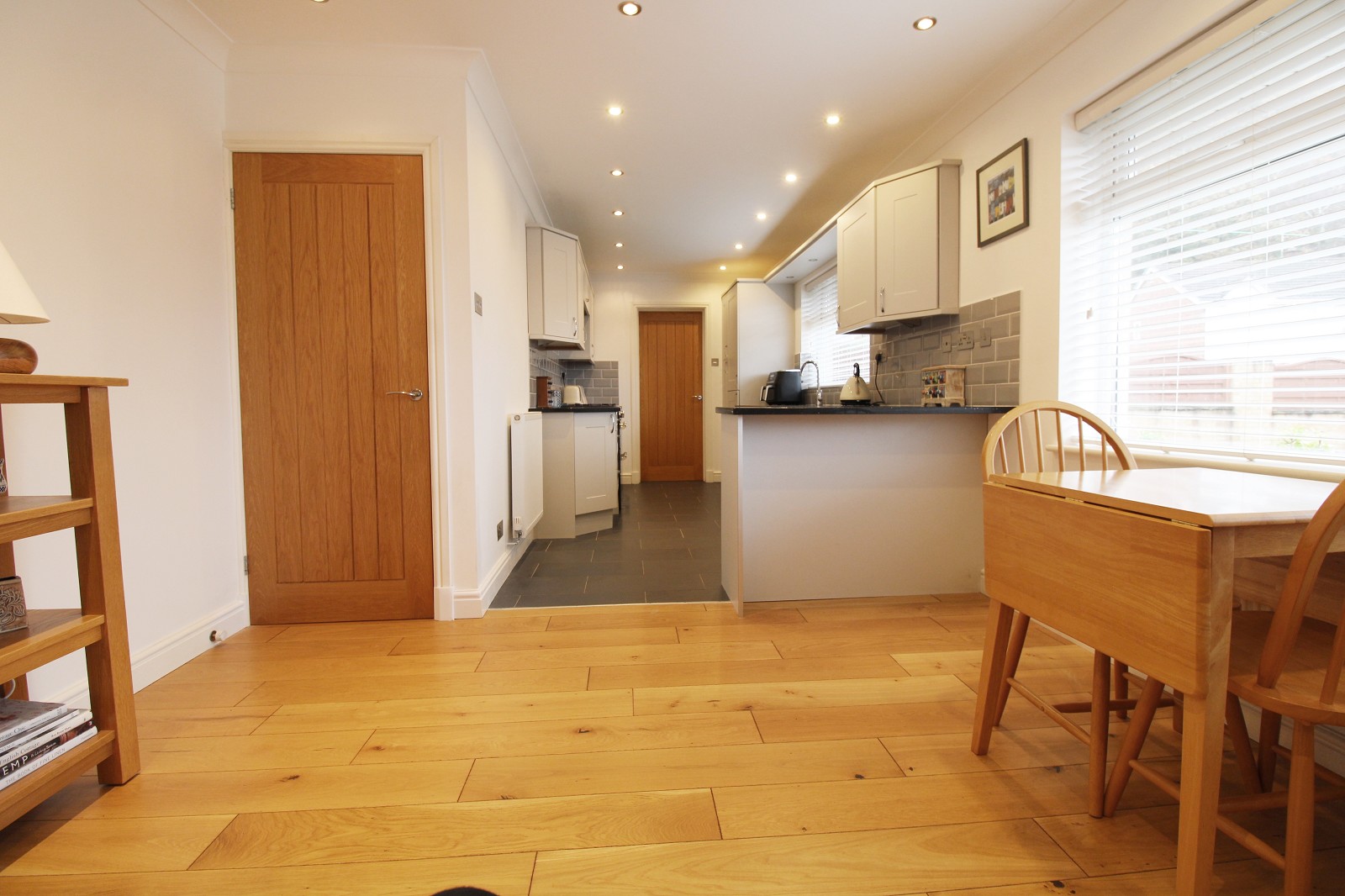 31, Whiterock Close, Pontypridd photo 3