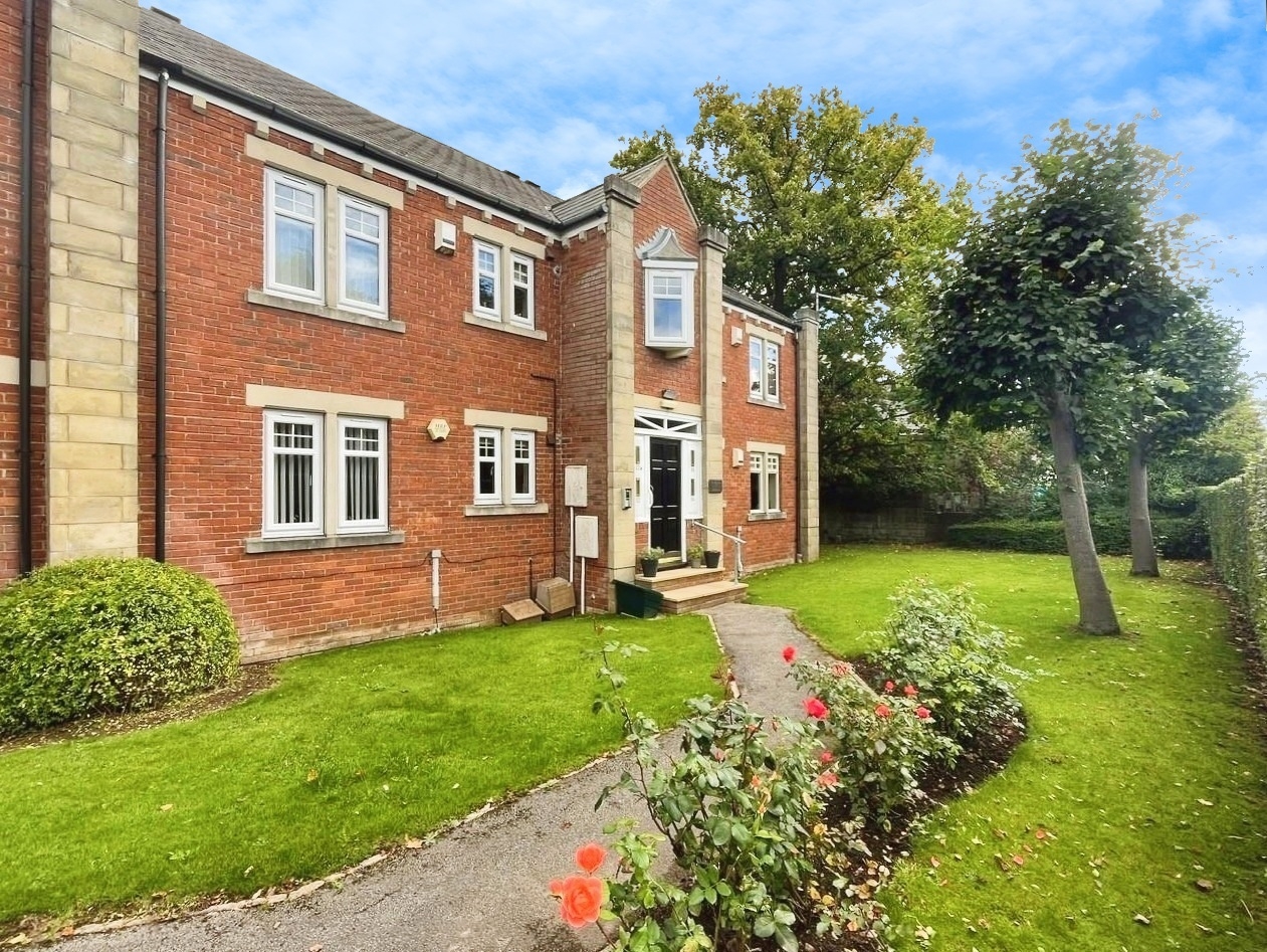2-bed flat on Leeds Road, Harrogate HG2, £220,000