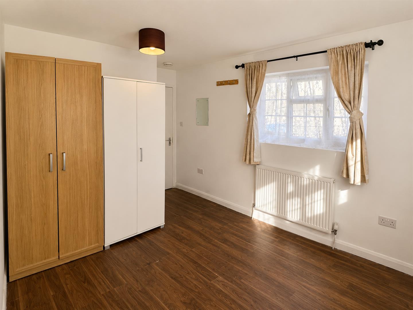 83, Merlin Crescent, London photo 3