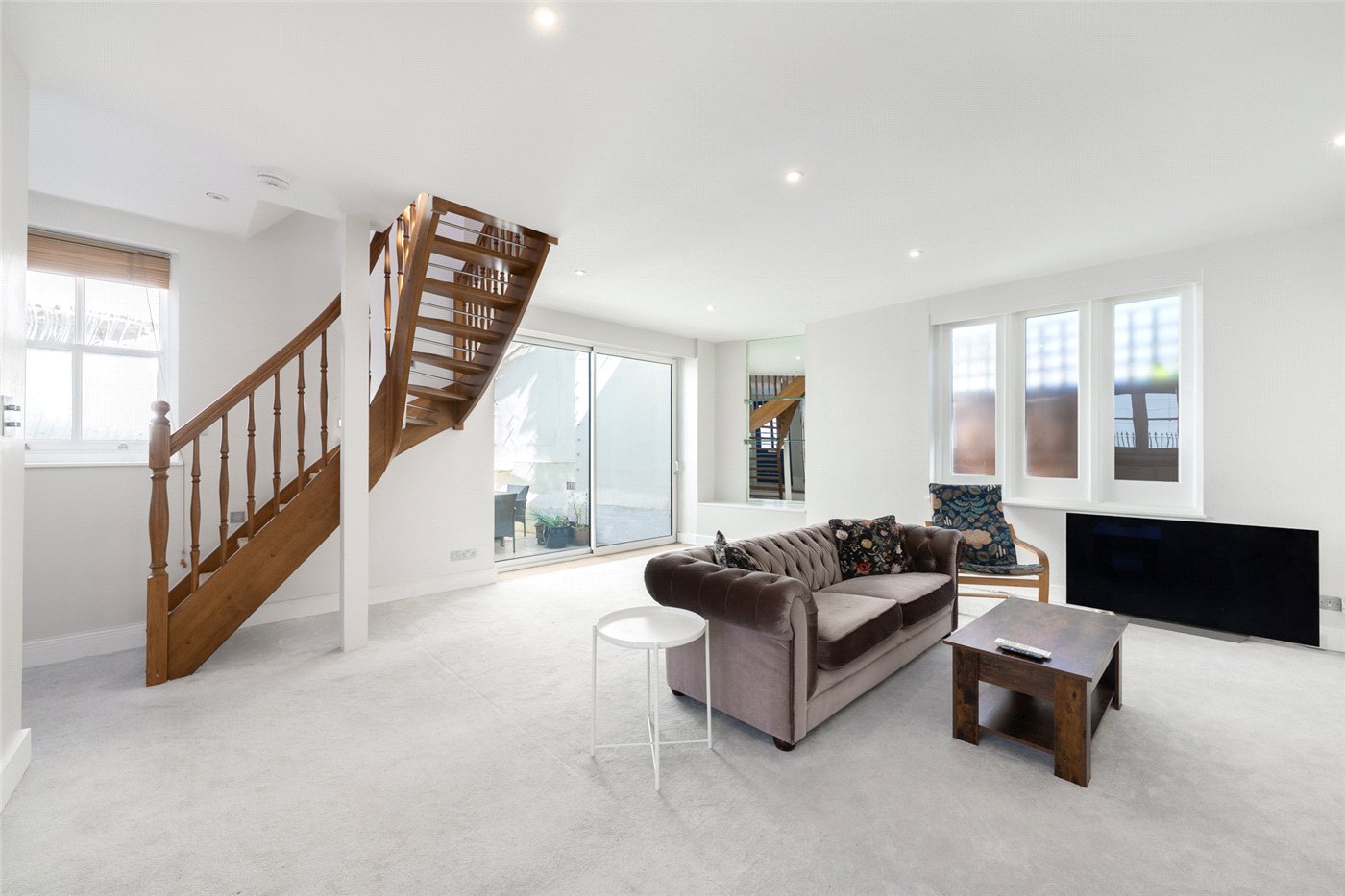 2 bedroom semi-detached house for sale 0