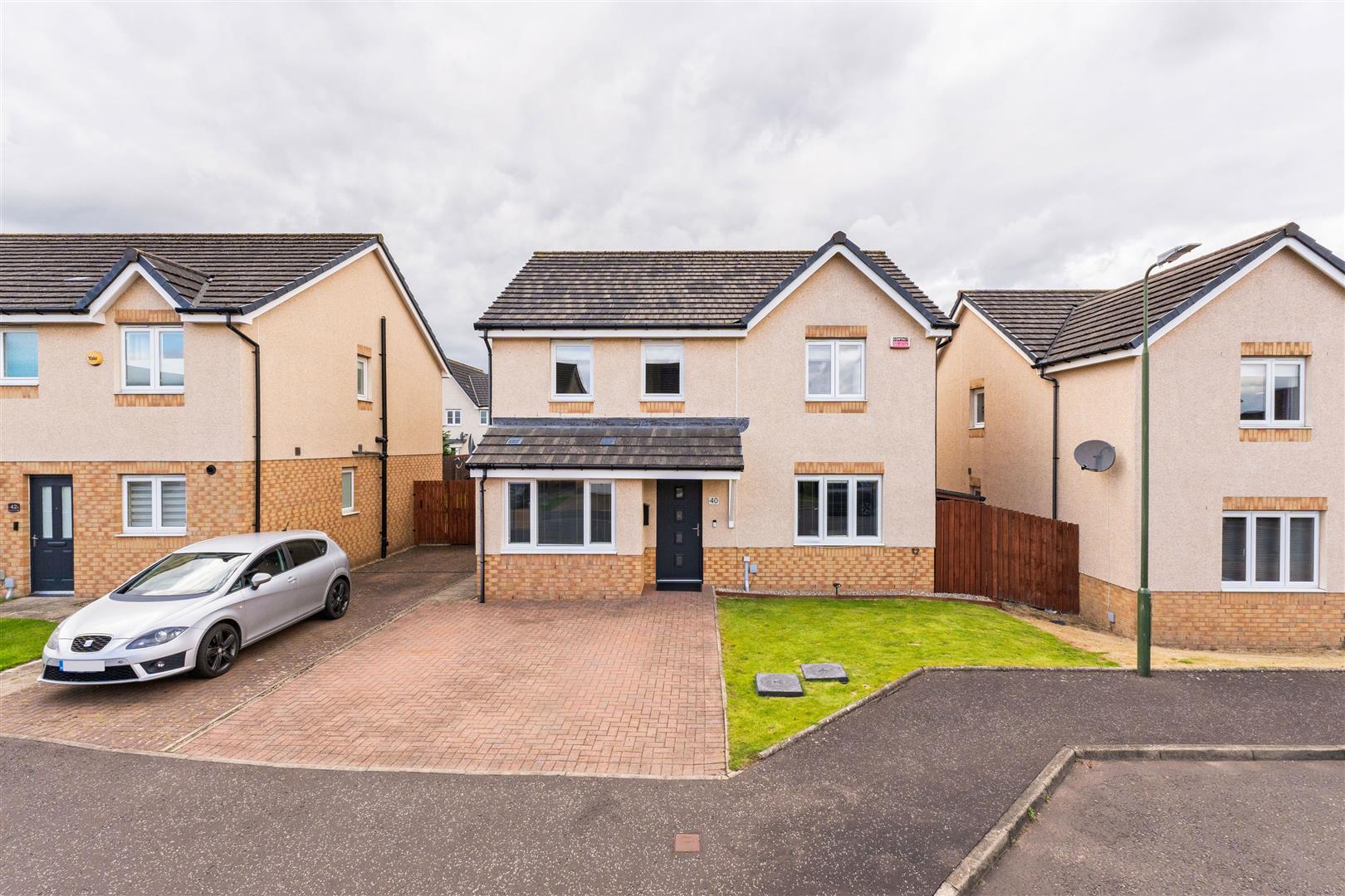 40, Russell Crescent, Bathgate photo 2