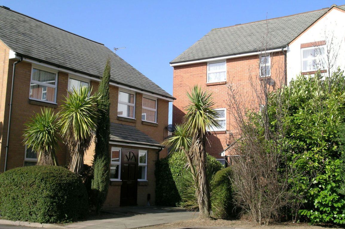 9, Queens Court, Berks photo 3