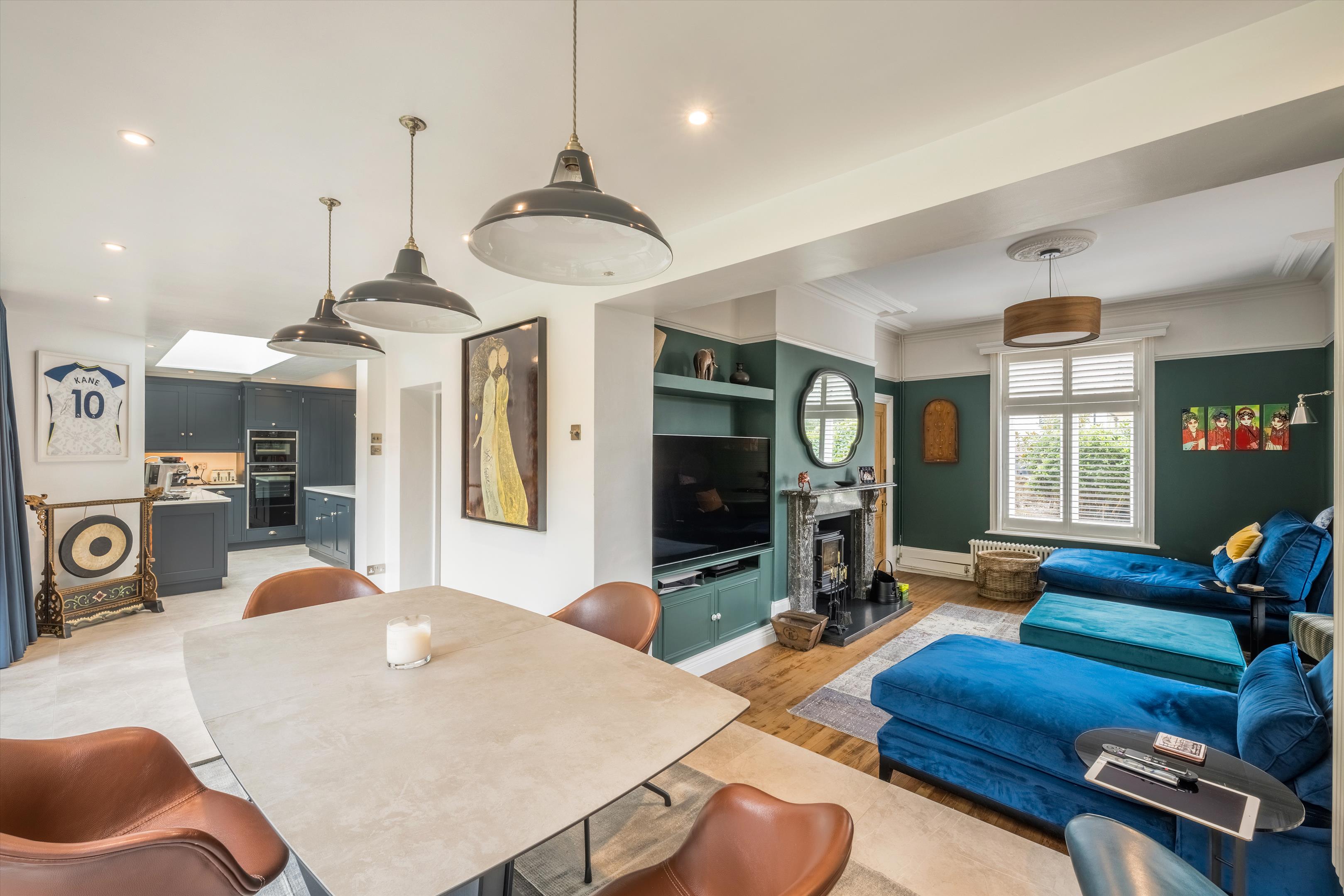 5 bedroom detached house for sale 0