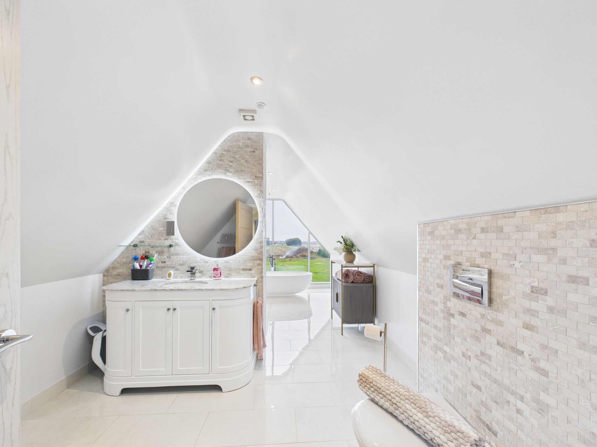 5 bedroom detached house for sale 0