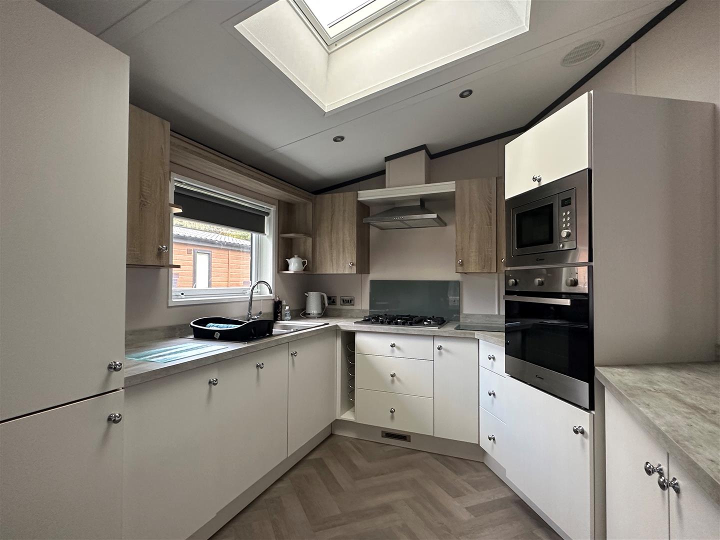 Portrush 8, Truemans Lodge, Wapplington Lane, Allerthorpe photo 3