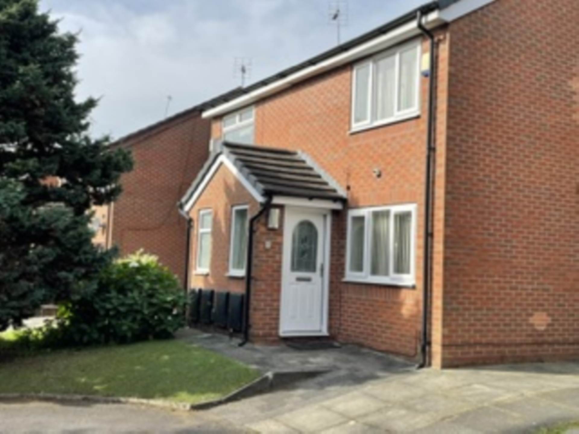 7, Thorndale Close, Oldham photo 2