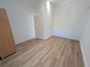000, Rannock Avenue Kingsbury, London photo 2
