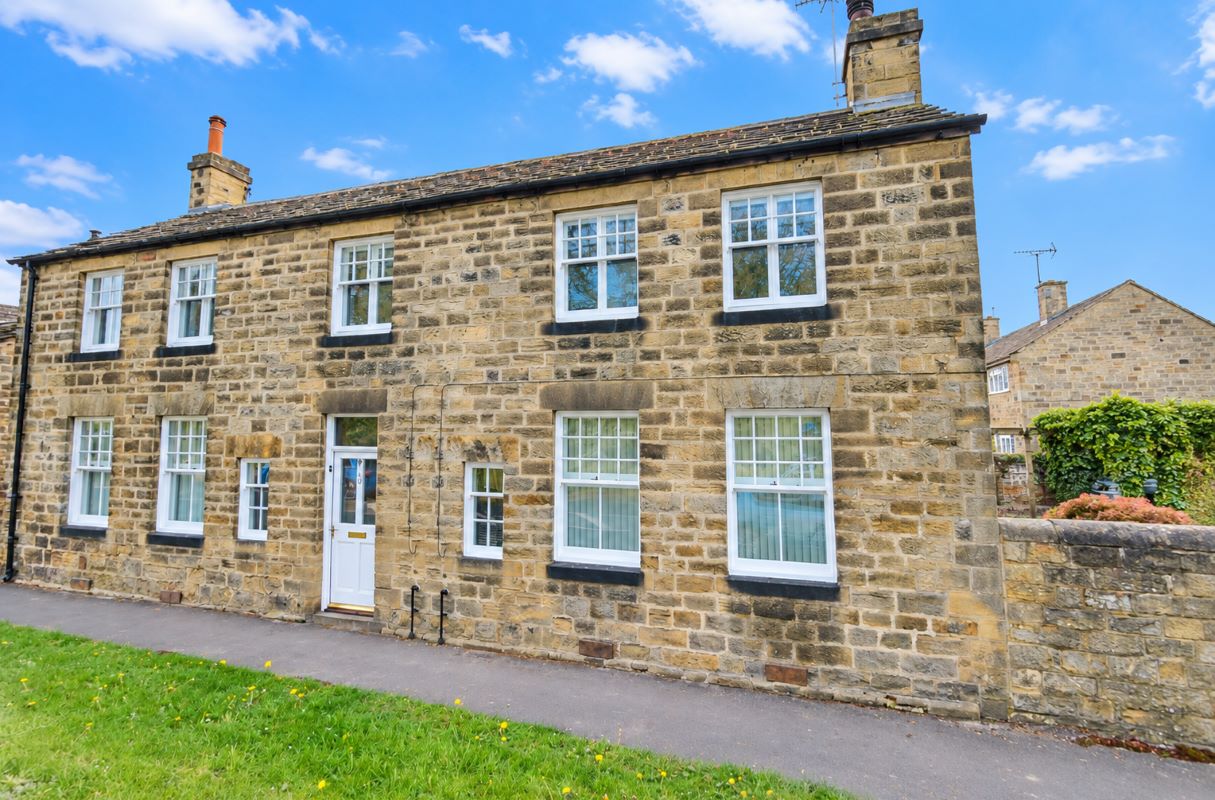40, Harrogate Road, Leeds photo 3