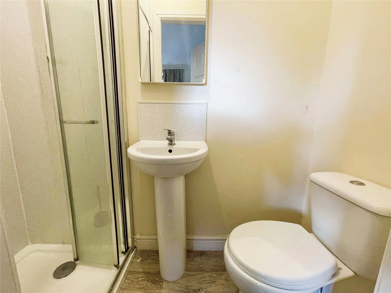 Room 3, 8, Dudley Road, South Yorkshire photo 5