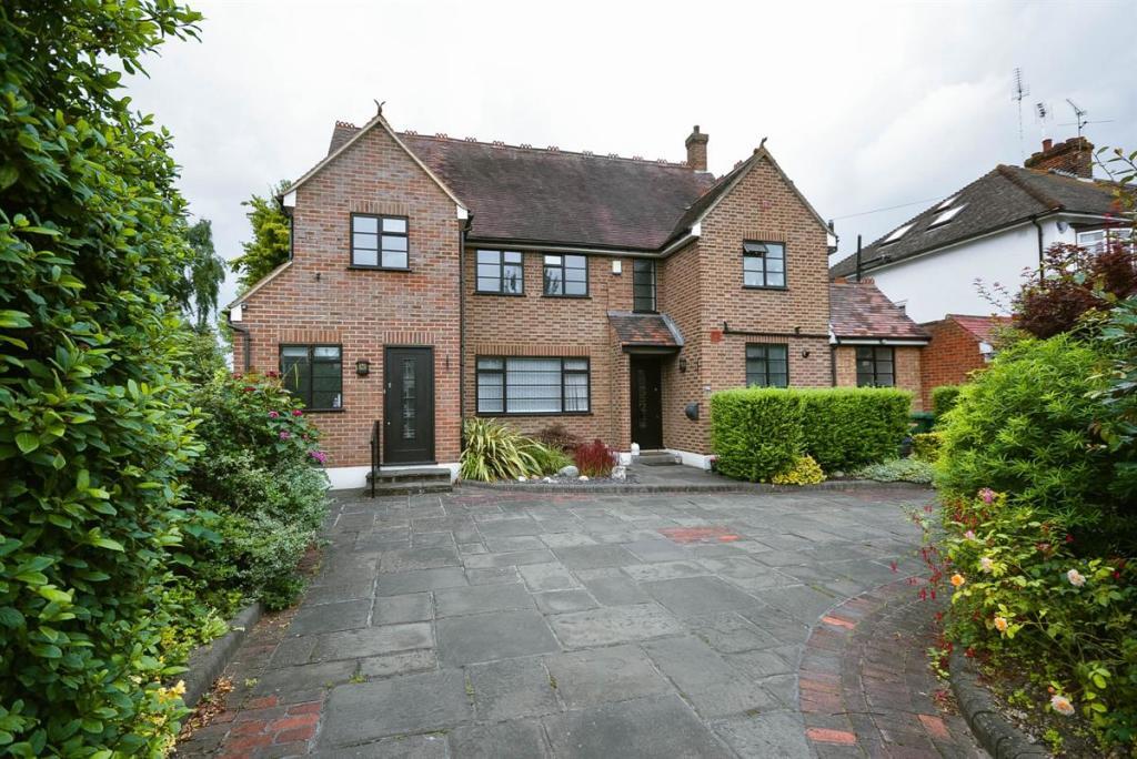 38, Parkland Avenue, Upminster photo 4