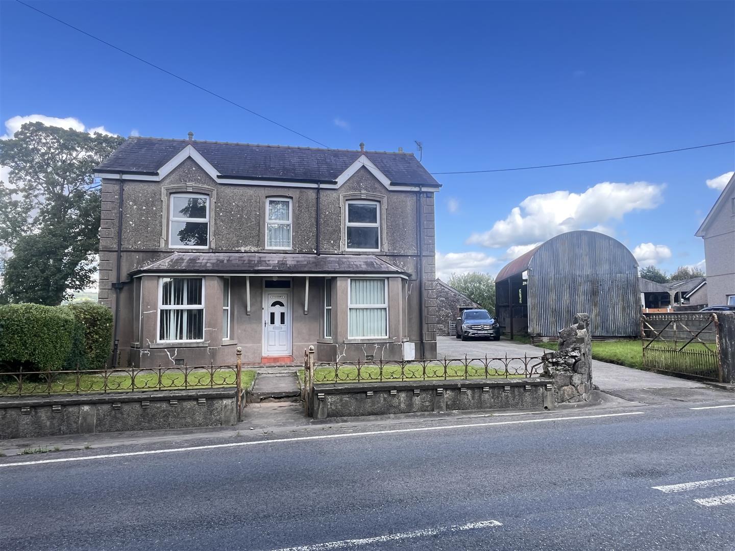 Ynys Towy, Station Road, Llangadog photo 3