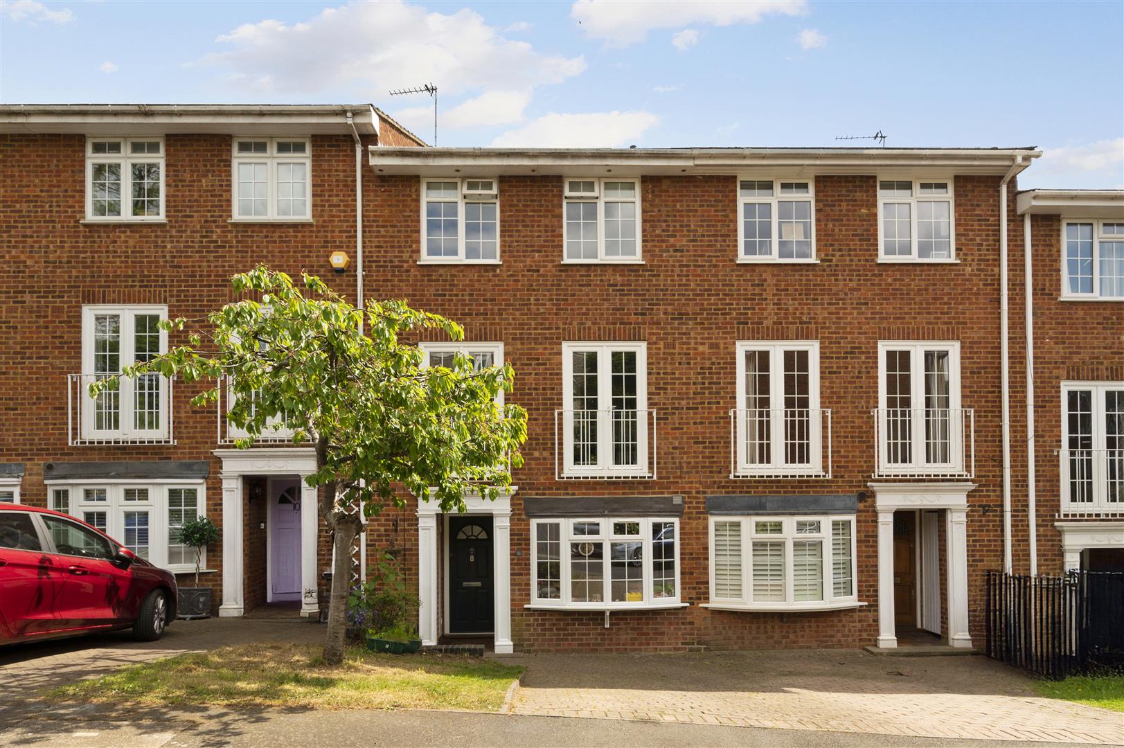 3 bedroom terraced house for sale 0