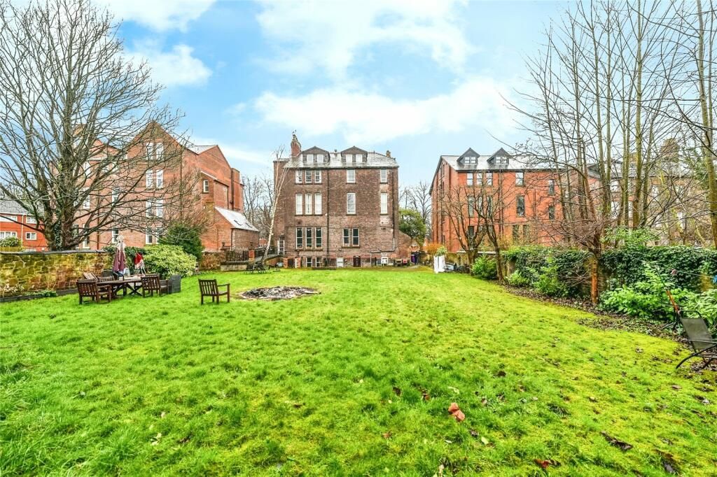 16 bedroom detached house for sale 0