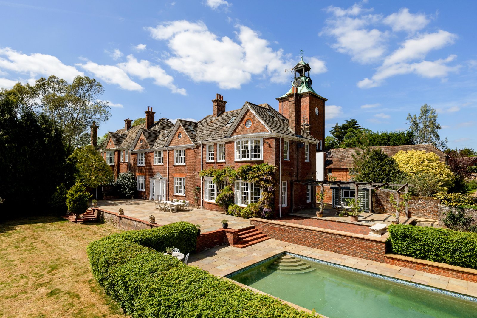 3 bedroom flat for sale