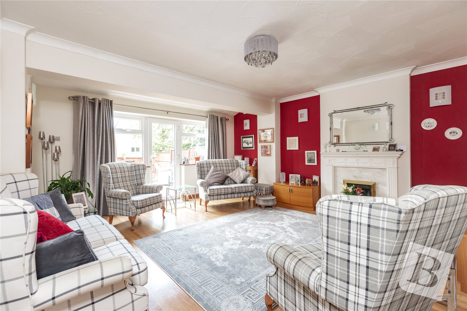 32, Roseberry Avenue, Basildon photo 4