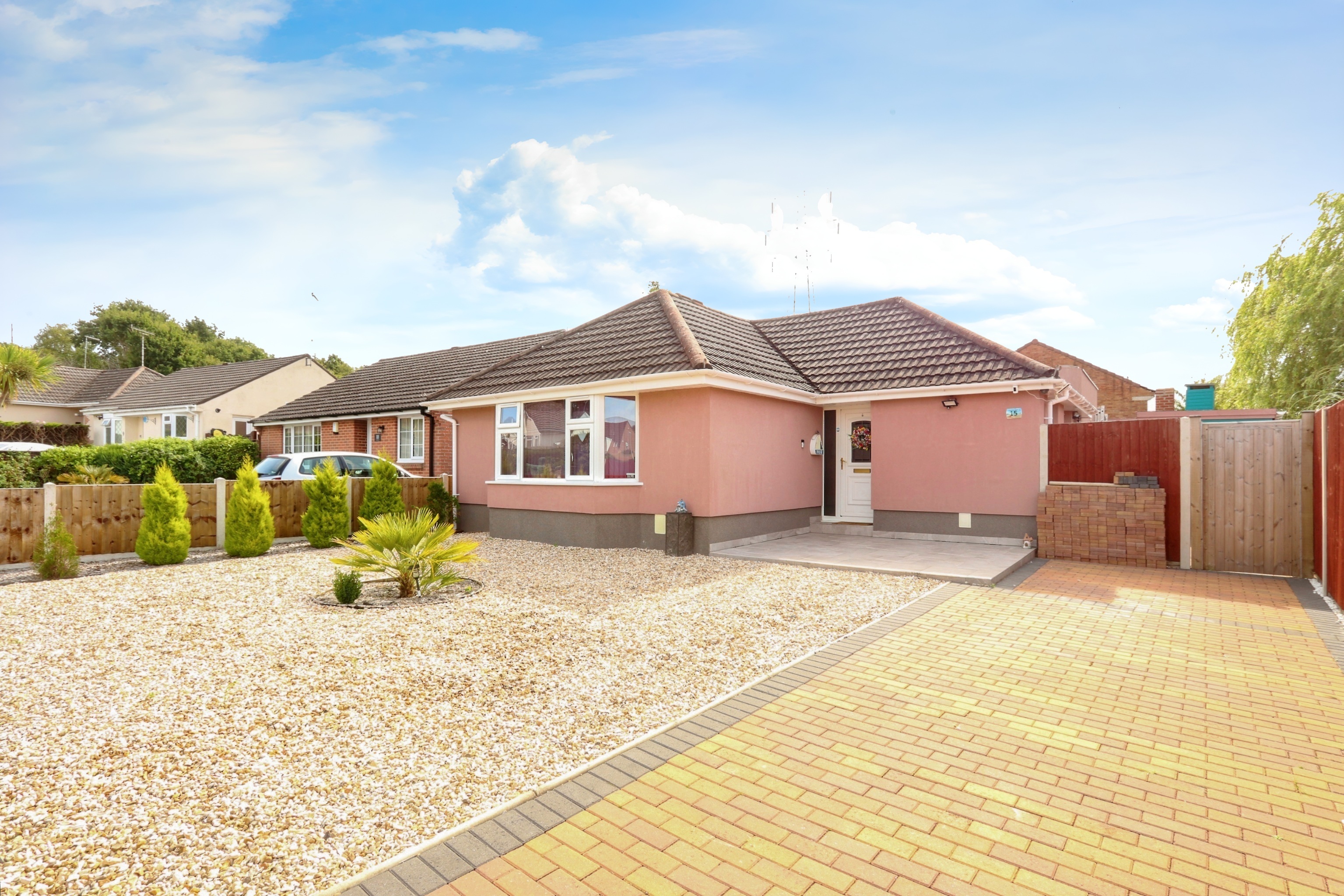 Free property report 15, Encombe Close, Poole, BH12 4DD - Chimnie