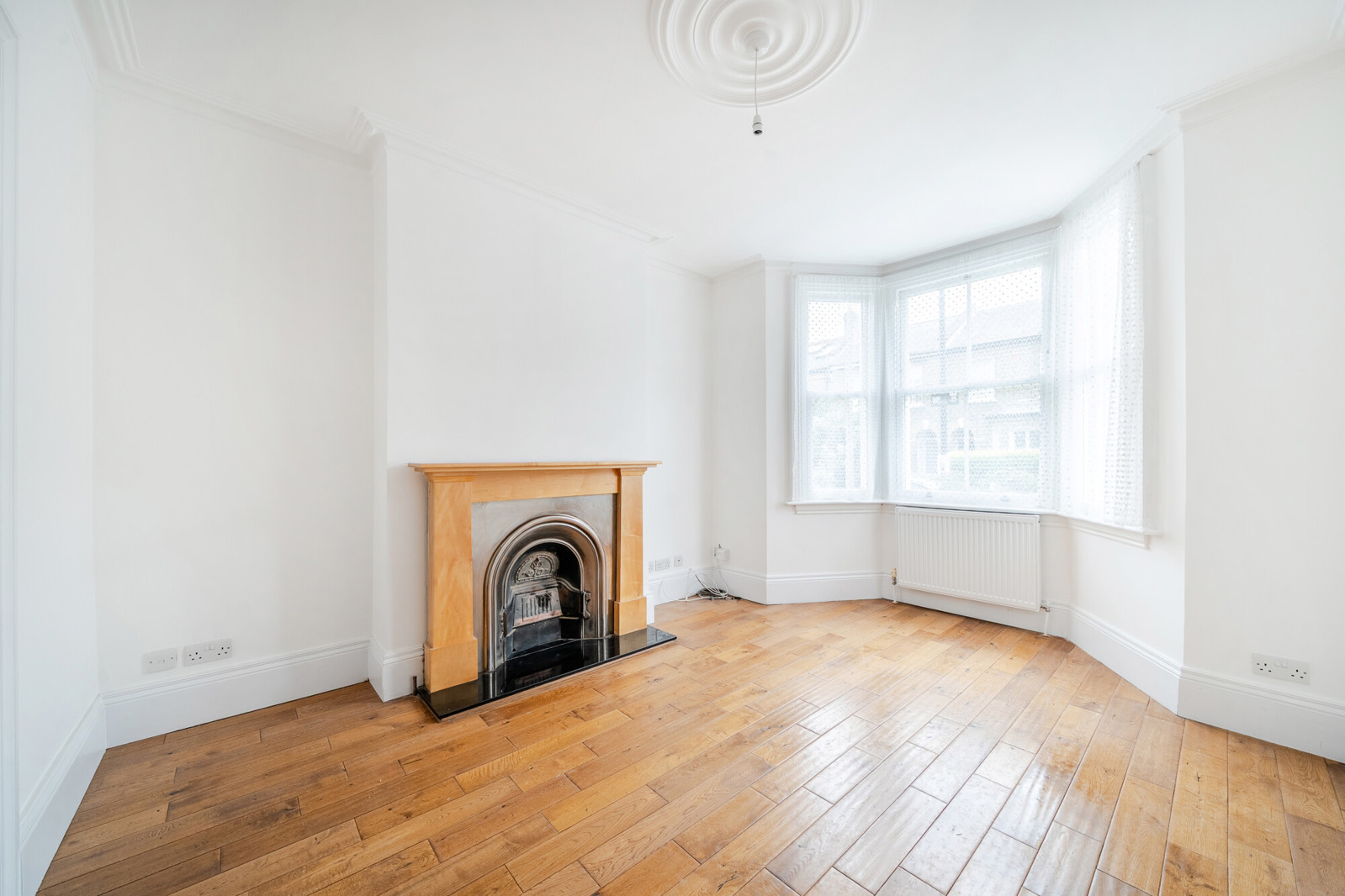 3 bedroom detached house for sale 0