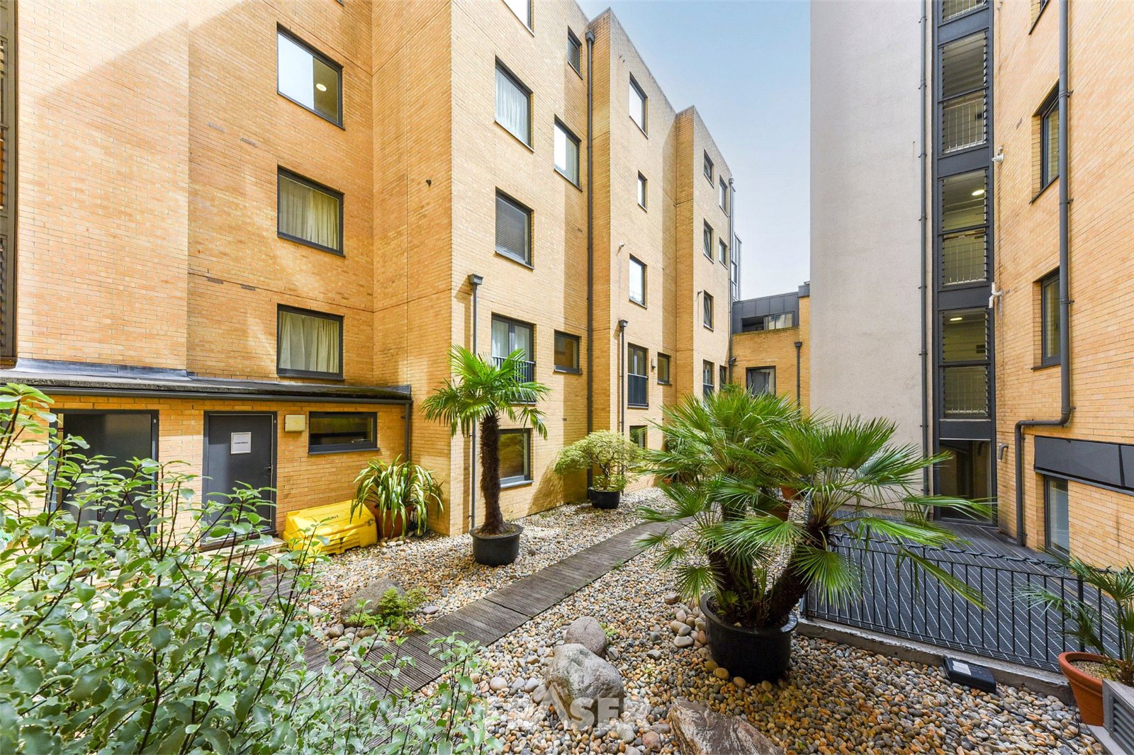 2 bedroom flat for sale 0