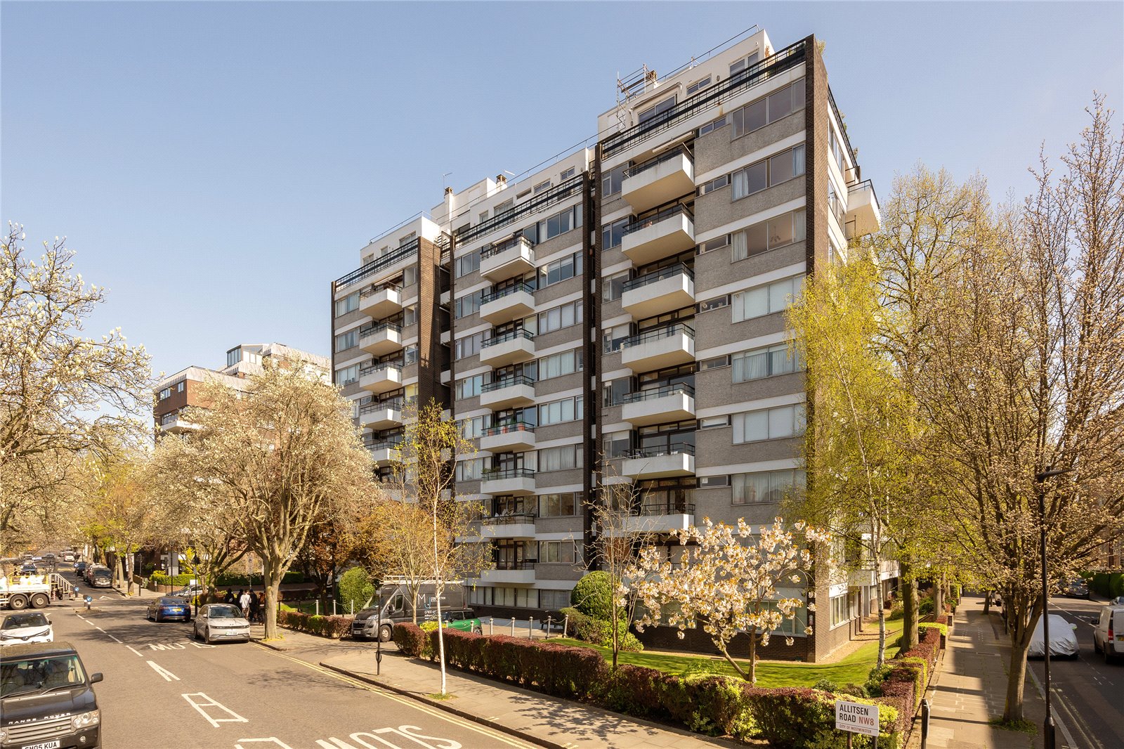 3 bedroom flat for sale 0