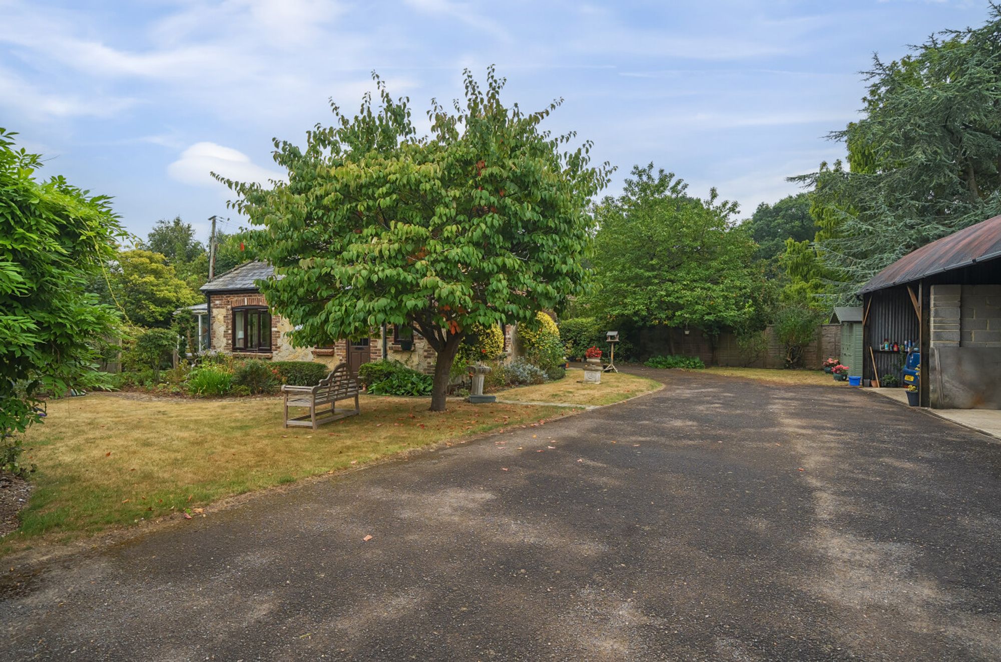 Langdale First Avenue, Chichester photo 4