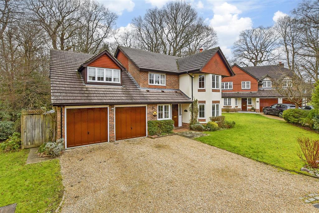 5 bedroom detached house for sale 0