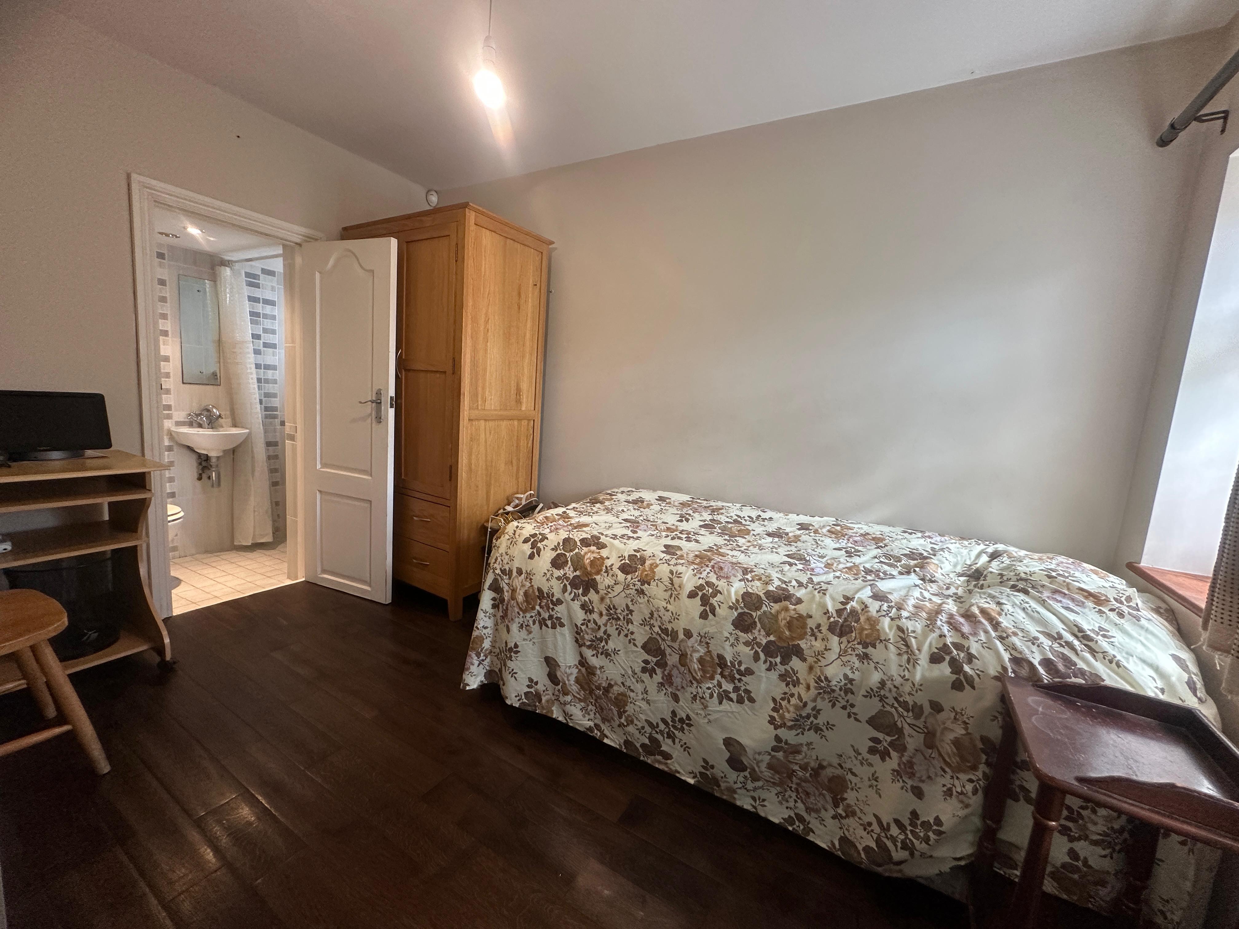 51, Donnington Road, Kenton photo 5