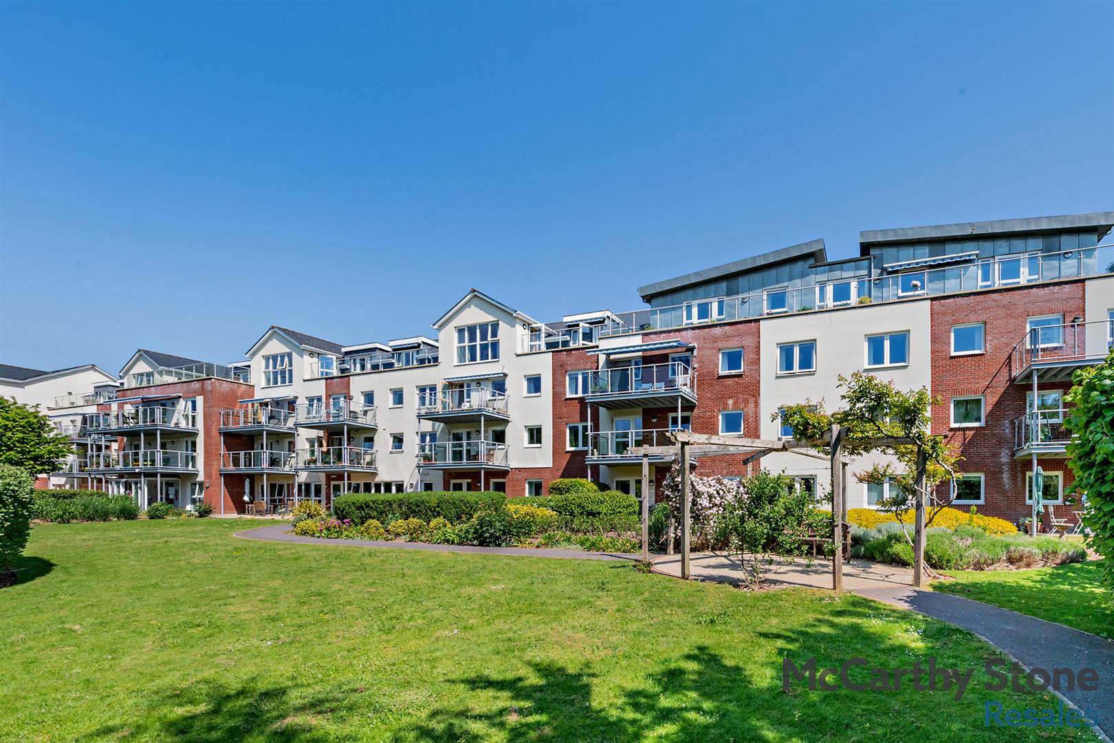 1-bed flat on 34 Ellisfields Court, Mount Street, Taunton, £177,000