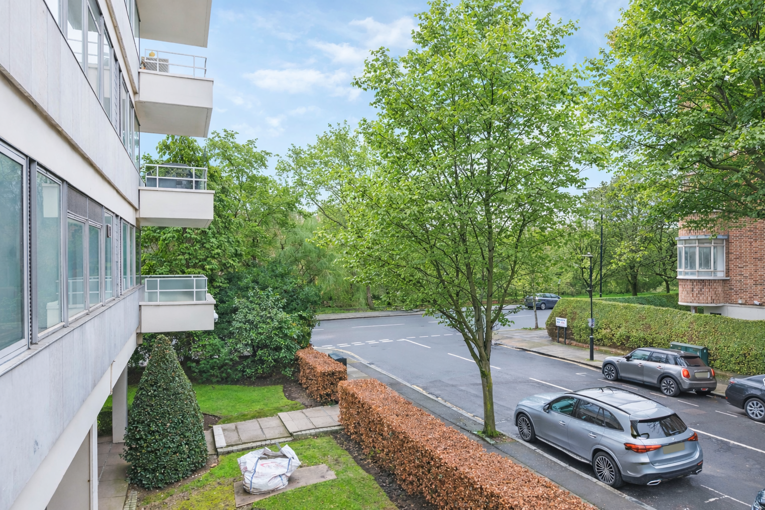 2 bedroom flat for sale 0