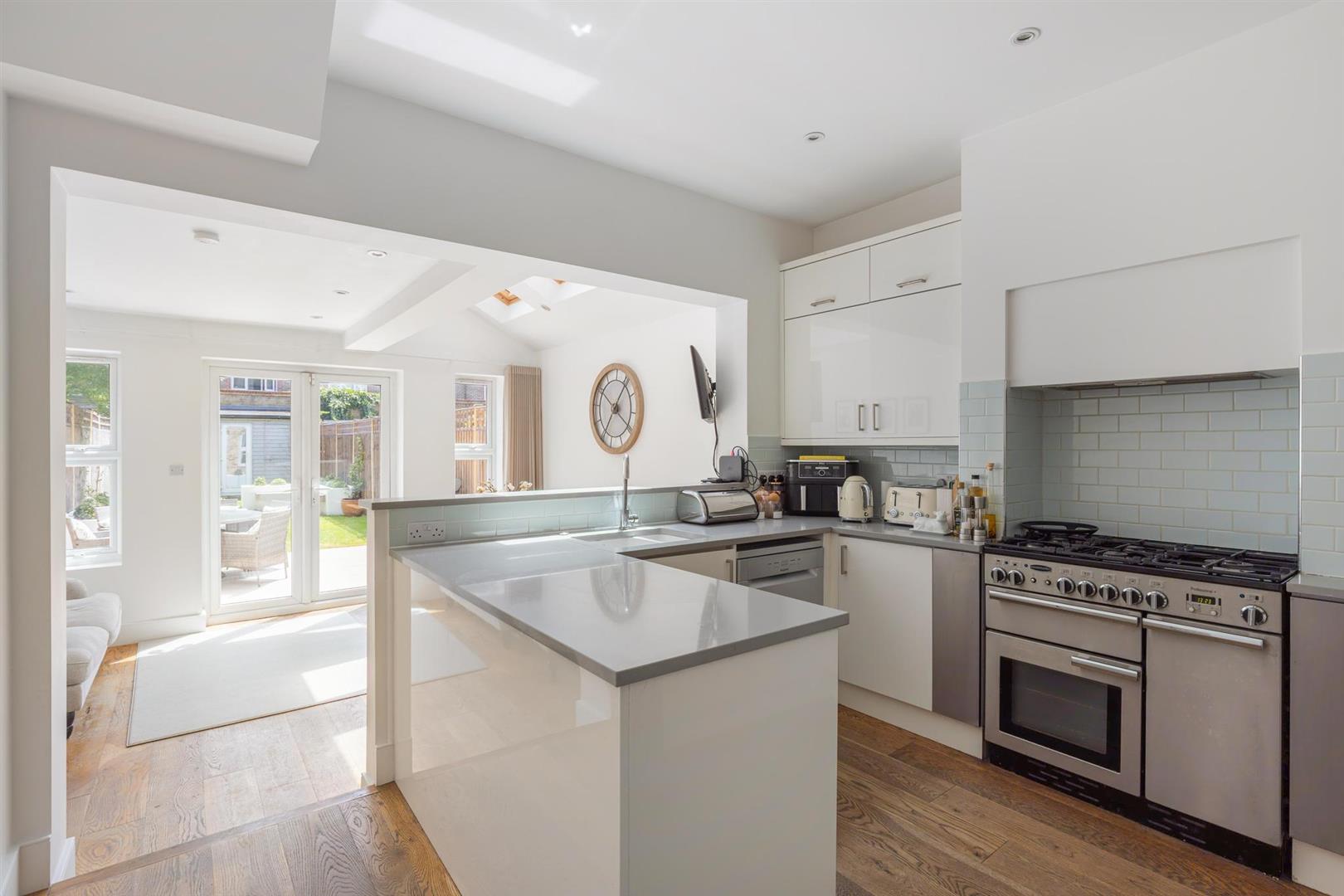 4 bedroom property for sale 0