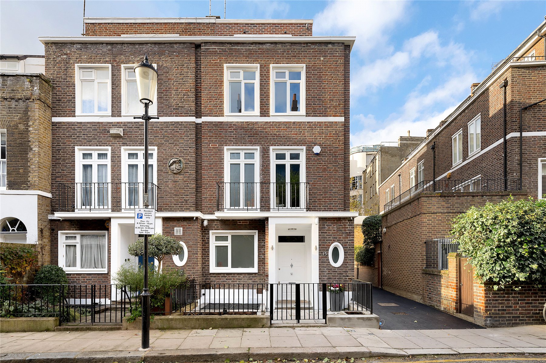 3 bedroom flat for sale in London